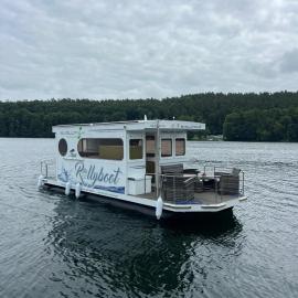 Hausboot Rollyboot Evolution 2- feste Unterkunft am Steg，位于约阿希姆斯塔尔的酒店
