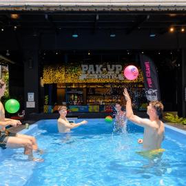 Pak-Up Hostel，位于甲米镇的酒店