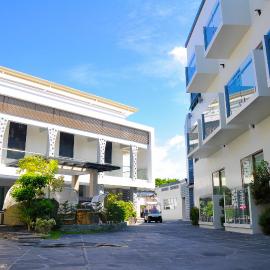 Eloisa Royal Suites