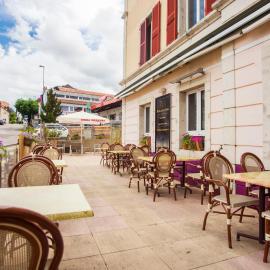 Hôtel de la Gare，位于赛尼厄莱吉耶的酒店