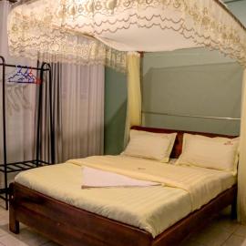 JD LUXURY HOTEL Jinja，位于金贾的酒店