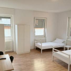 Monteursunterkunft - Wohnquartier GbR，位于沃尔姆斯的酒店