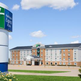 Holiday Inn Express Hotel & Suites Swift Current by IHG，位于斯威夫特卡伦特的酒店