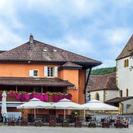 Hôtel du Soleil，位于Cornaux的酒店