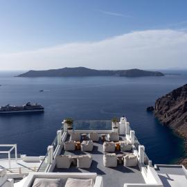 Cliff Side Suites，位于菲罗斯特法尼的酒店
