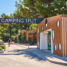 Camping Stobreč Split Mobile Homes，位于斯普利特的酒店