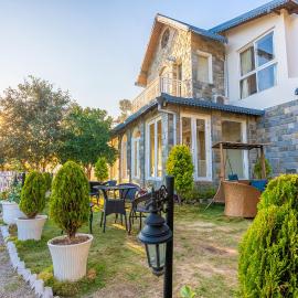 Casa De Bello, Nainital, Near Kainchi Dham，位于博瓦利的酒店