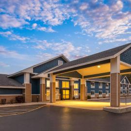 AmericInn by Wyndham Douglas/Saugatuck，位于索格塔克的酒店