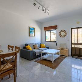 Detached house with garden Baleal Peniche，位于费雷尔的酒店