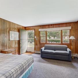 King Birch Lake Home, Unit 2，位于Alton的酒店