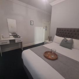 Hotel 52