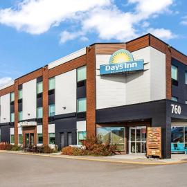 Days Inn by Wyndham Berthierville，位于Berthierville的酒店