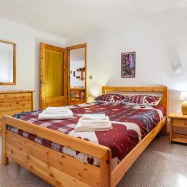 Chalet Mazod, a 5 minuti dagli impianti di sci - Free Wifi，位于托尔诺的酒店