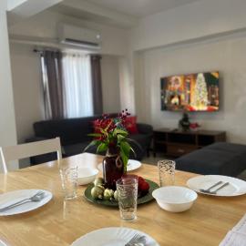 Penthouse Suite near Mactan Airport by A&C，位于Pusok的酒店
