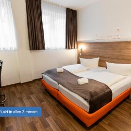 Orange Hotel und Apartments，位于新乌尔姆的酒店