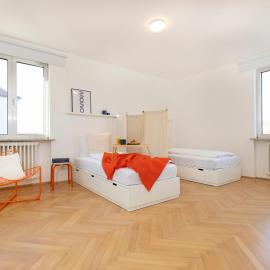 MOWO Marshall 8 - Monteurwohnungen Kitzingen bis zu 6 Personen - teilweise mit Balkon，位于基青根的酒店