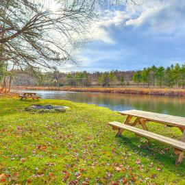 Ludlow Cabin on Lake Pauline w/ Outdoor Fire Pit，位于拉德洛的酒店