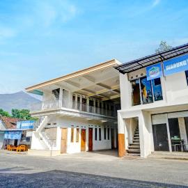 OYO 94834 Homestay Arjuna Near Taman Safari 2 Prigen，位于岩望的酒店