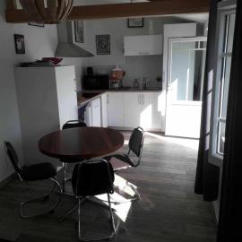 Petite Maison Calme au coeur de l'Ile，位于LʼÉpine的酒店