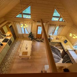 Whispering Pines，位于Sysmä的酒店