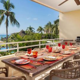 Luxury Oceanview Condo Steps to El Anclote，位于蓬塔米塔的酒店