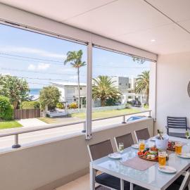 Living the dream, 7a Sandy Point Rd - views, air con, linen，位于科莱特的酒店