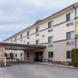 Super 8 by Wyndham Kalispell Glacier National Park，位于卡利斯佩尔的酒店