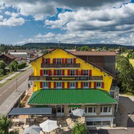 Hotel Restaurant LE YETI，位于莱鲁斯的酒店