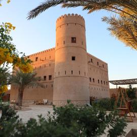 Beit Al Fateh بيت الفتح,位于Bawshar的酒店