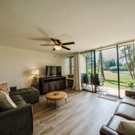 Sea Breeze Retreat golf course front，位于卡胡库的酒店