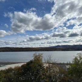 Hudson Valley Top Getaway with a River View，位于纽堡的酒店