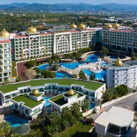 Alan Xafira Deluxe Resort & Spa-ULTRA ALL INCLUSIVE，位于阿拉尼亚的酒店
