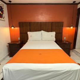 HOTEL ZAPOTLAN，位于古斯曼城的酒店