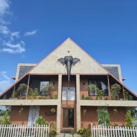 Aura Kabini by Tripture，位于Begūr的酒店