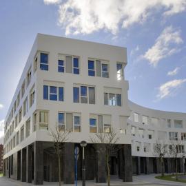 Apartamentos Irenaz，位于维多利亚-加斯特伊兹的酒店
