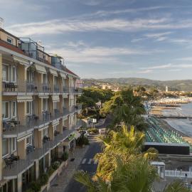 B&B HOTEL Diano Marina Palace，位于迪亚诺马里纳的酒店