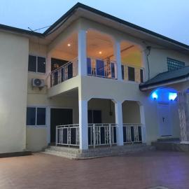 Luxurious Chantan Apartment，位于Lapaz的酒店