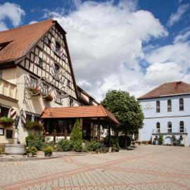 Hotel Brauereigasthof Landwehr-Bräu，位于Reichelshofen的酒店