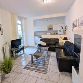 Schicke 2-Zimmer-Ferienwohnung im Kurviertel 504，位于巴特克罗伊茨纳赫的酒店