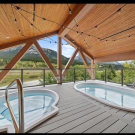 Luxury 2 Bedroom Mountain View Condo，位于坎莫尔的酒店