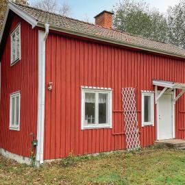 2 Bedroom Nice Home In Stavsjö，位于Jönåker的酒店