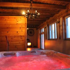 Villa Landidyll mit wunderschönem-seperatem Wellnessbereich，位于约阿希姆斯塔尔的酒店