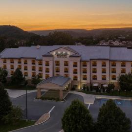Fairfield Inn & Suites by Marriott Cumberland，位于坎伯兰的酒店
