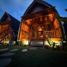 Qchen Cuan Cabin Amed，位于艾湄湾的酒店
