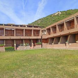 Apartment in Olbia with shared garden，位于Cugnana Verde的酒店