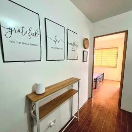 Casa Deña Lawa - Cozy Staycation in Calamba，位于卡兰巴的酒店