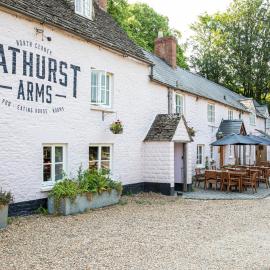 Bathurst Arms,位于赛伦塞斯特的酒店