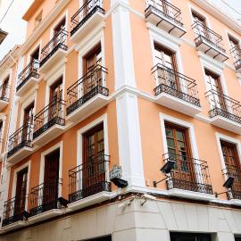 Honest Granada Hotel