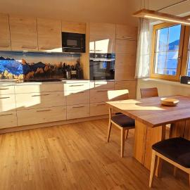 Ferienwohnungen Hipp - Bergblick und Wellness in Top Lage，位于哈尔布莱希的酒店