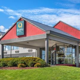 Quality Inn，位于坎卢普斯的酒店